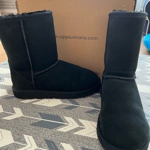 Black UGG’s Big Kids size 5 (womens 6/7)